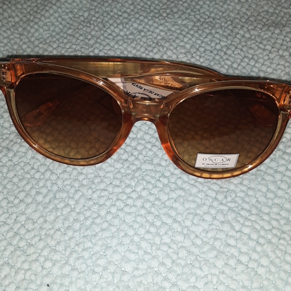 NWT Oscar de la Renta sunglasses